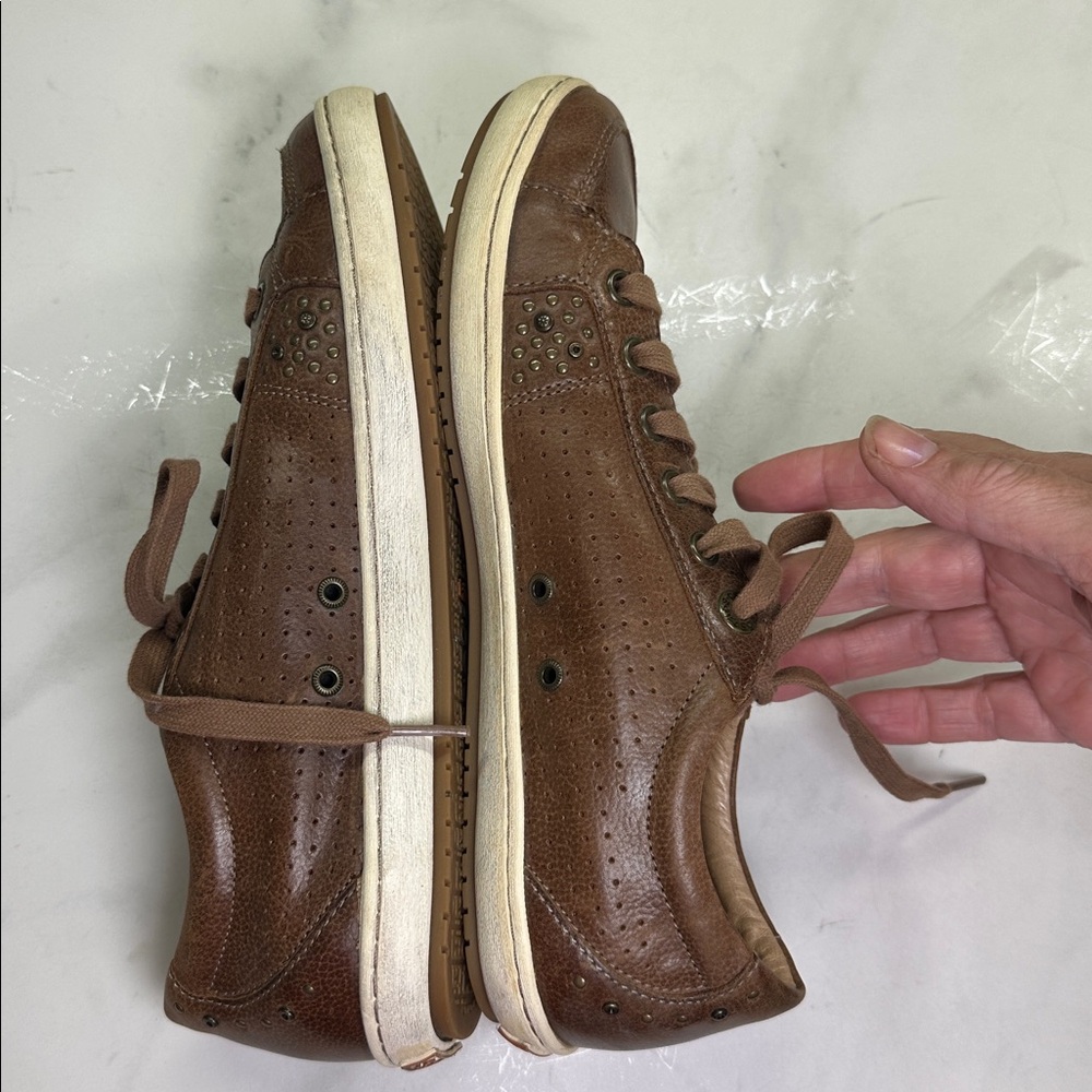 Taos Footwear Freedom Distressed Brown Leather Sneakers, Studded Accents, 8.5 - Picture 6 of 15